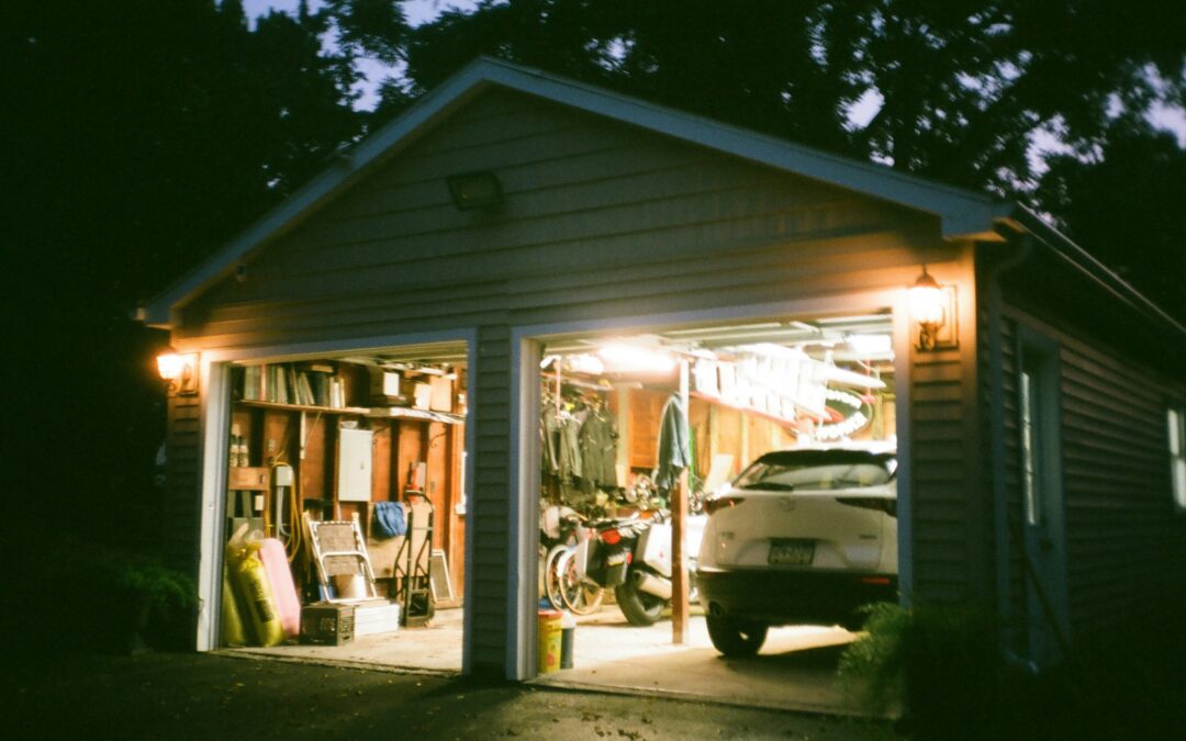 Buried in Garage Clutter? How to Decide What to Keep, Toss, or Store During a Niceville Garage Cleanout